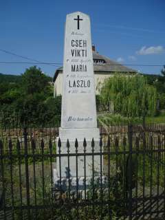 Sümeg, Temető: Cseh László sírja.jpg Sümeg, Temető: Cseh László sírja.jpg