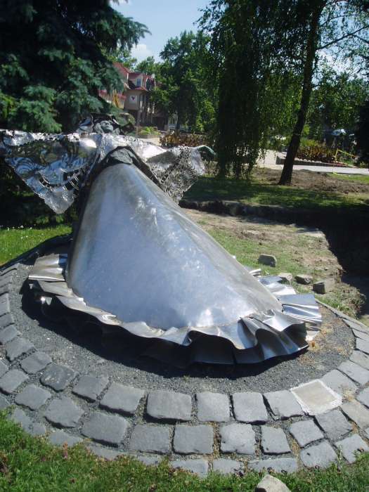 Siófok, Fő tér. Varga Imre: La Charogne.jpg Siófok, Fő tér. Varga Imre: La Charogne.jpg