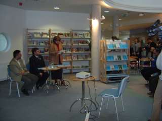 STA65525 - A Halis-év-könyvet dr. Pintérné Grundmann Frida osztályvezető ajánlotta a hallgatóságnak.JPG STA65525 - A Halis-év-könyvet dr. Pintérné Grundmann Frida osztályvezető ajánlotta a hallgatóságnak.JPG